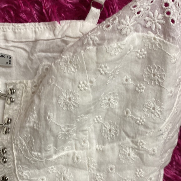 Princess Polly size 6 white lace crop top - Picture 5 of 5